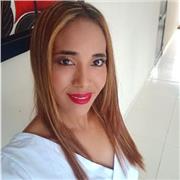 Profesor de lenguaje que imparte conocimiento a niños de todas las edades